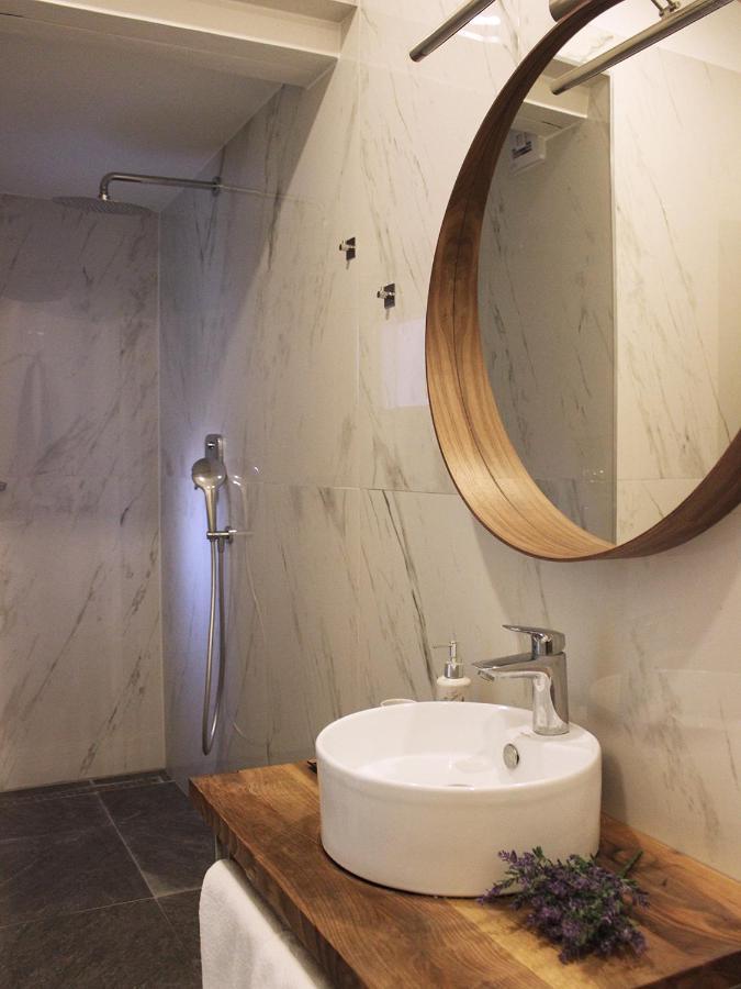 Love Apartment Ровінь Екстер'єр фото