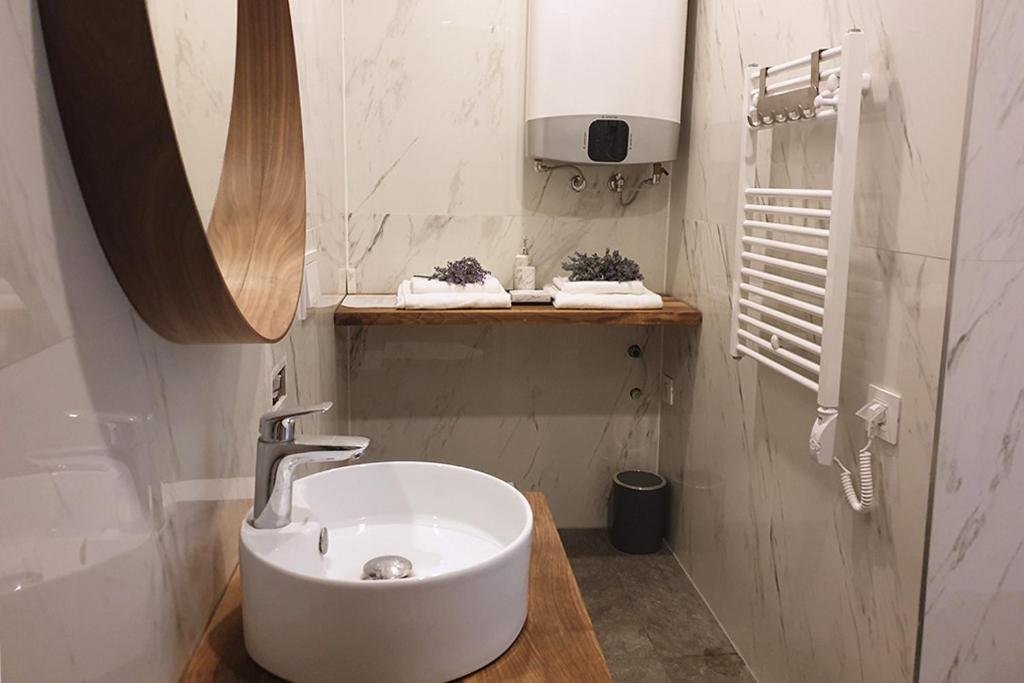 Love Apartment Ровінь Екстер'єр фото