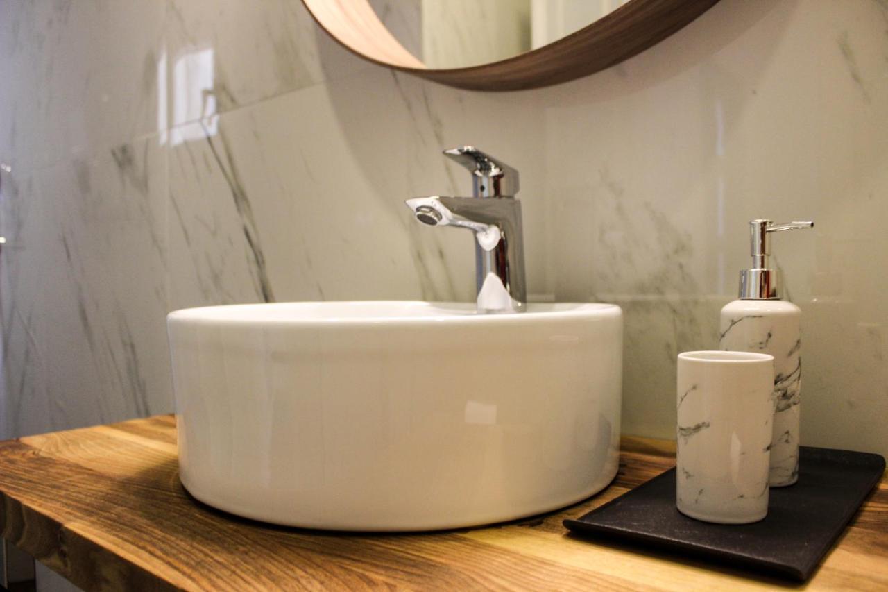 Love Apartment Ровінь Екстер'єр фото